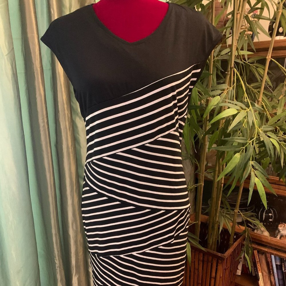 Dress by Favolook, Black & White, Zigzag, Pencil Dress